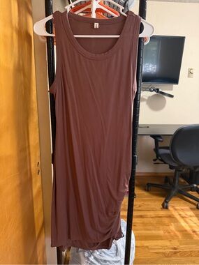 Sleeveless mauve Ruched Side Midi Dress